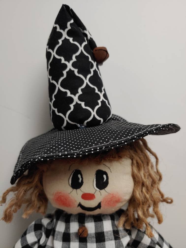 Witch harlequin wreath attachment doll